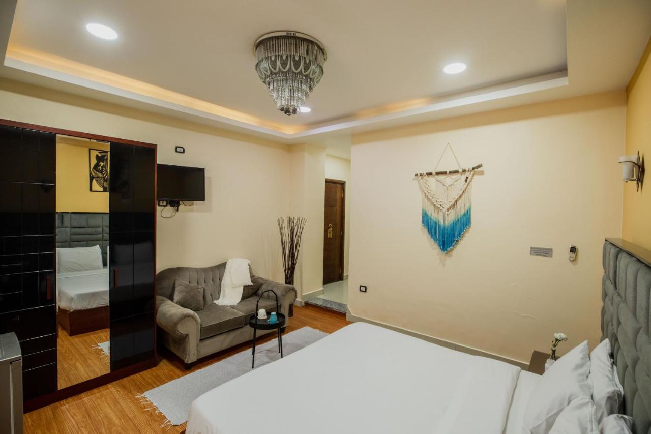 Hotel Capital Plaza 3*