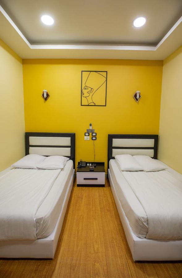 Capital Plaza 3*