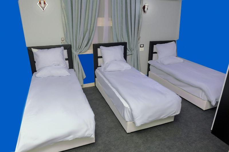 Capital Plaza 3*
